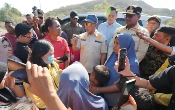 Warga Setop Mobil Mendagri Keluhkan Kondisi Pascagempa