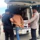 Polisi Evakuasi Pria Diduga Alami Gangguan Jiwa ke RSUD Cut Meutia