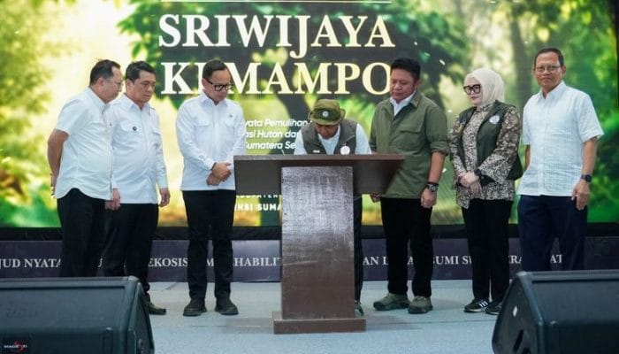 Menhut Resmikan Pusat Bibit Unggul untuk Rehabilitasi Hutan