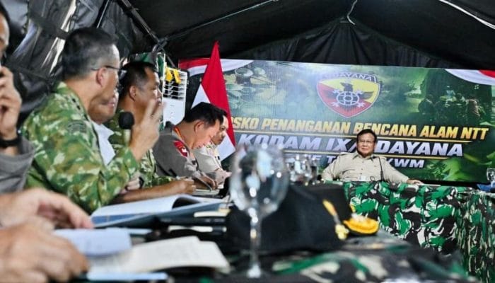 Prabowo Salurkan Rp200 Miliar untuk Penanganan Gempa NTT