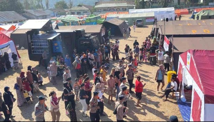 Brimob Gelar Trauma Healing bagi Pengungsi Gempa Manggarai