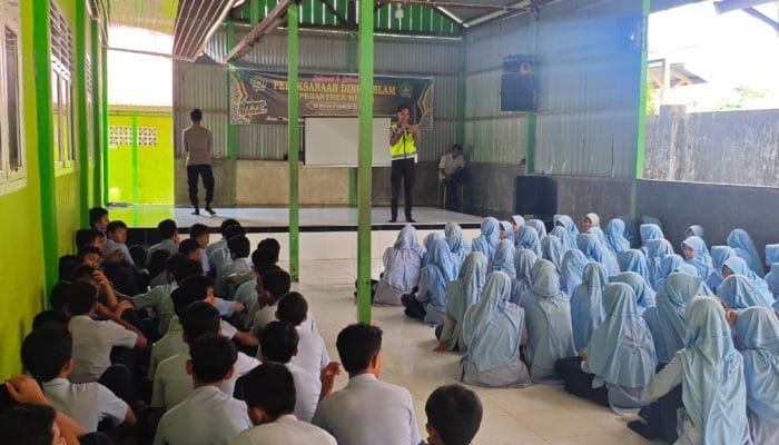 Satlantas Simeulue Tanamkan Disiplin Lalu Lintas Pelajar