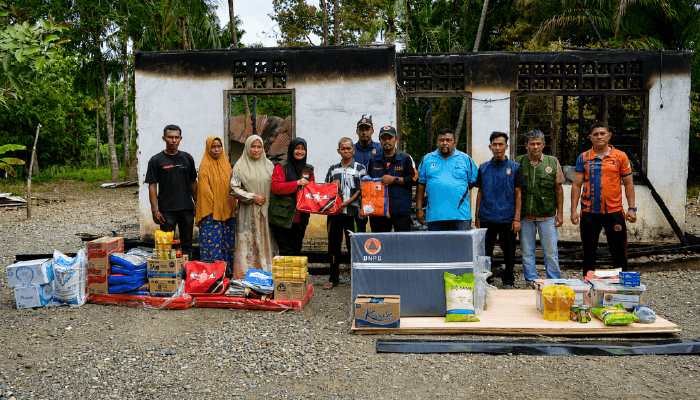 BPBD dan Dinsos Salurkan Bantuan Korban Kebakaran Aceh Barat