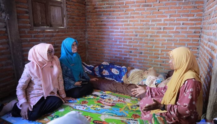 TP PKK Aceh Besar Salurkan Bantuan untuk Lansia di Montasik