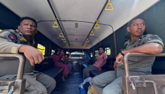 Satpol PP WH Tertibkan Gelandangan di Taman Banda Aceh