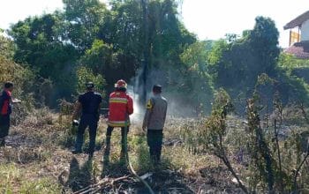 Buang Sampah Diduga Picu Kebakaran Lahan Banda Aceh