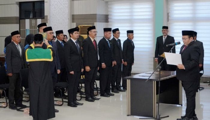 Wali Kota Sabang Tekankan Disiplin Saat Lantik Pejabat