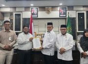 Kemenag Aceh Serahkan Izin Perwakilan LAZ BSI