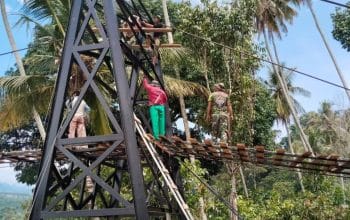 Jembatan Gantung Agara Mulai Dipoles Warna Merah Putih