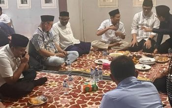 Dek Fadh Takziah ke Rumah Duka Ayah Nezar Patria