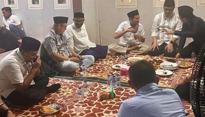 Dek Fadh Takziah ke Rumah Duka Ayah Nezar Patria