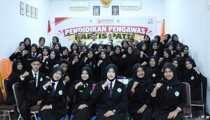 Siswa SMKN 3 Belajar Pemilu Inklusif di Bawaslu Banda Aceh