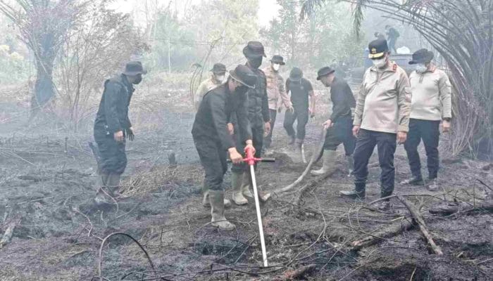Polda Kalteng Uji Serbuk Singkong untuk Padamkan Bara Karhutla