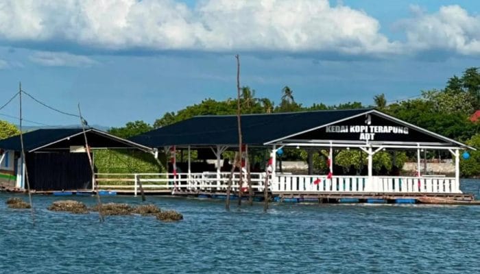 [Feature] Menikmati Kopi, Angin Laut, dan Senja Ulee Lheue