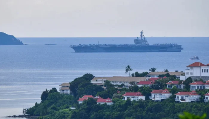 Bawa 4.800 Tentara, Kapal Induk AS George H.W. Bush Tiba Phuket