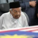Mahathir Dirawat di IJN Setelah Istrinya Meninggal