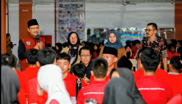 Gus Ipul Pimpin Ikrar Siswa Sekolah Rakyat Tolak Perundungan