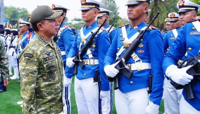 Panglima TNI Tinjau Gladi Bersih HUT Ke-81 TNI
