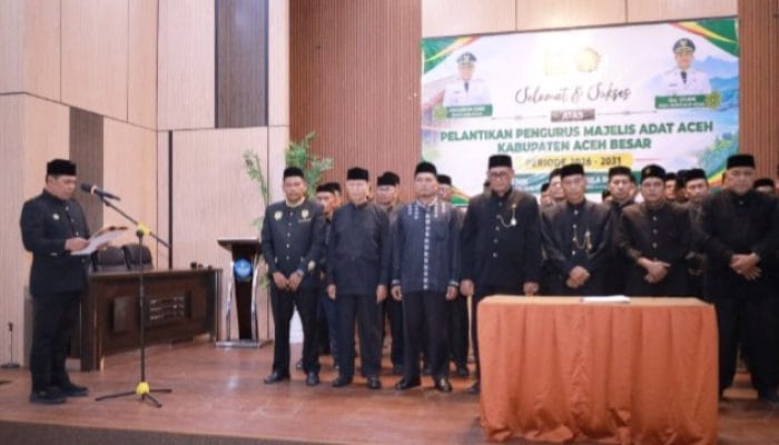 Bupati Muharram Dorong MAA Perkuat Adat Aceh