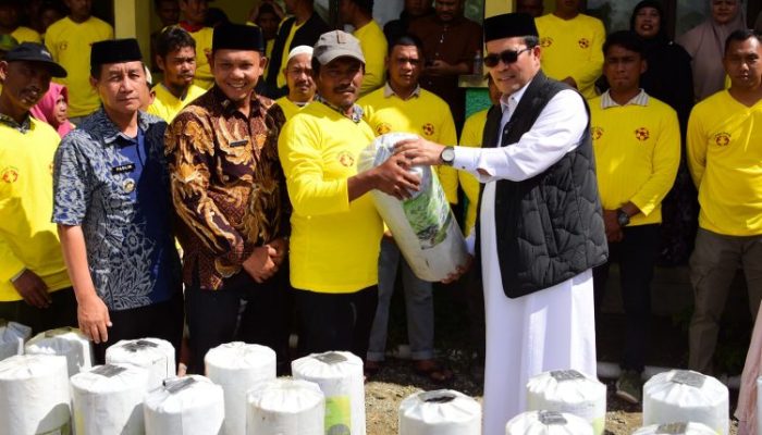 Aceh Tengah Salurkan 2.640 Rol Mulsa untuk 64 Poktan