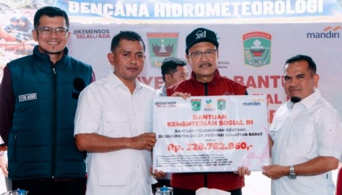 Kemensos Salurkan Rp328 Juta untuk Korban Galodo Solok