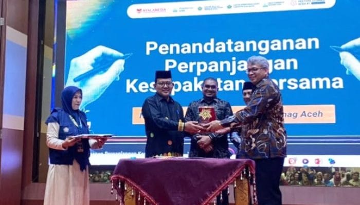Kakanwil Kemenag Aceh Raih Penghargaan Tokoh Literasi Nasional